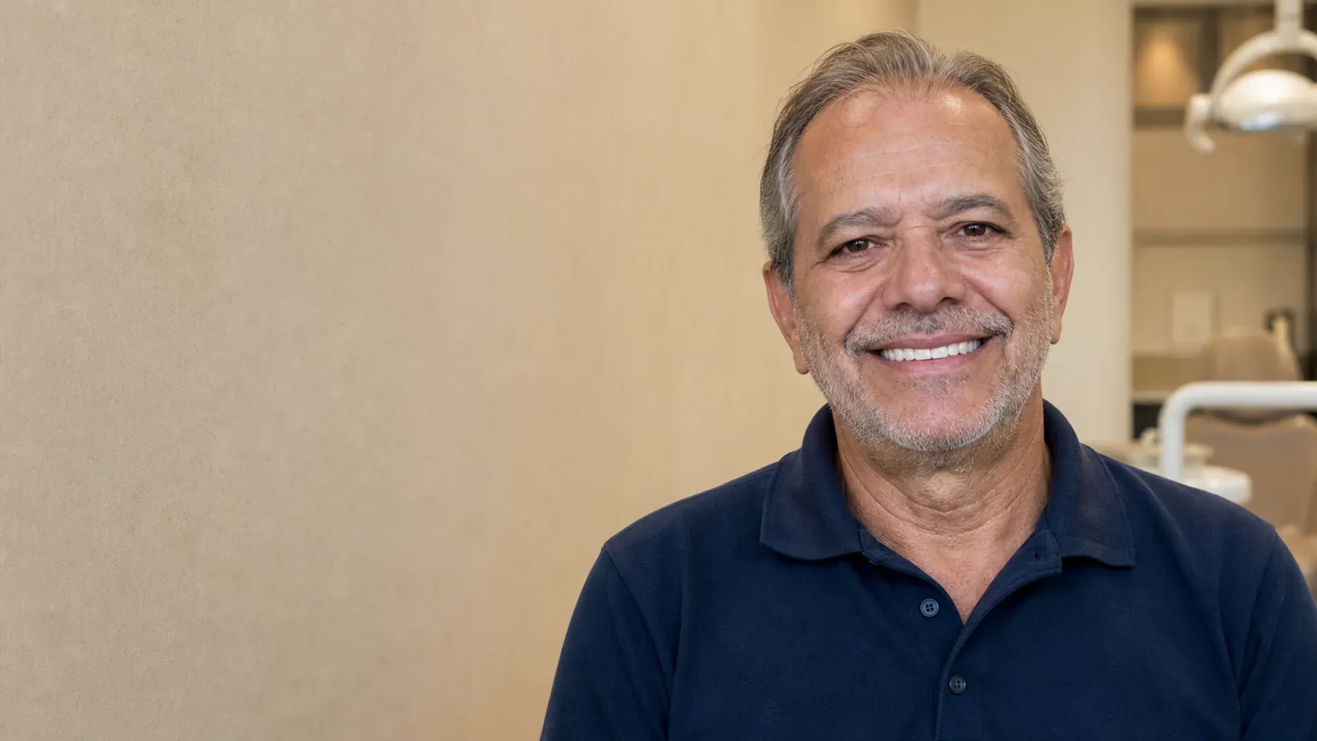 João — reforço do resultado: mastigação e sorriso integrados após a reabilitação no Prado